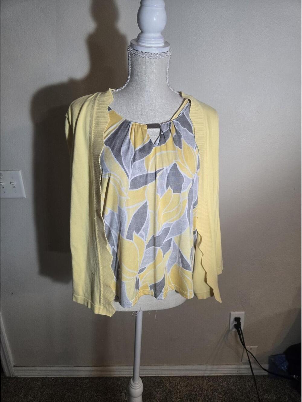 Alfred Dunner women’s‎ yellow cardigan sweater in Petite Large (PL).